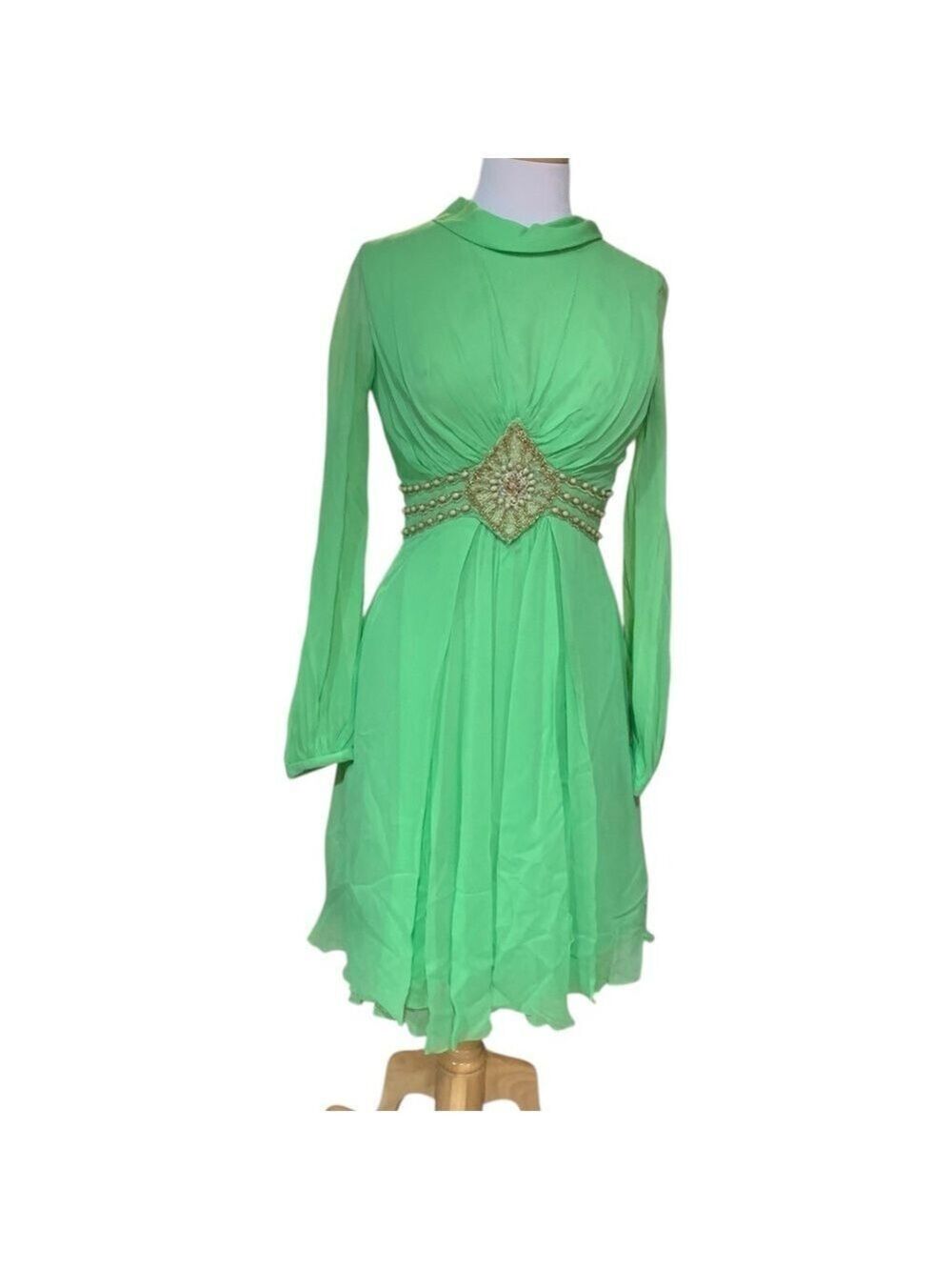 Vintage 60’s green mini dress with sheer sleeves and beading size 6